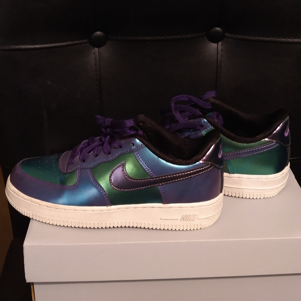 Nike And The Swoosh Sneakers, Kid Size 2y, Multicolor
